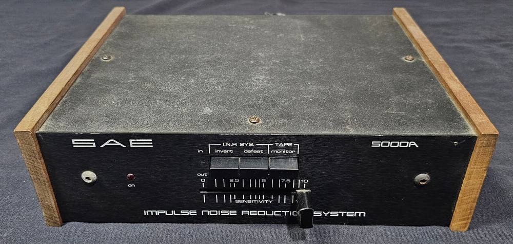 SAE Model 5000A Impulse Noise Reduction System – Tested Powers On