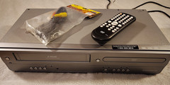 Magnavox DV200MW8 4-Head VCR/DVD Combo Player DVD VHS Tested W/Remote Working