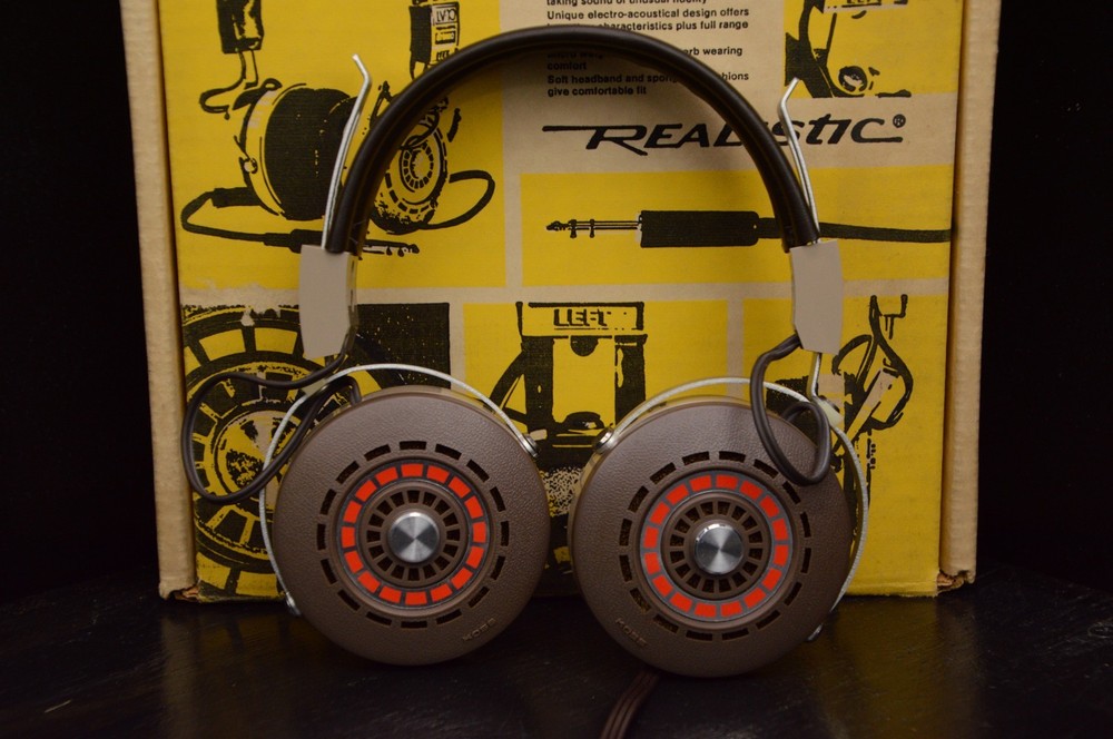 Vintage Realistic LV-10 Headphones w Box 70/80s Radio Shack USA (No Foam) READ