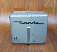 Vintage 1941 Motorola Model 351 Universal Auto Car AM Radio Automobile