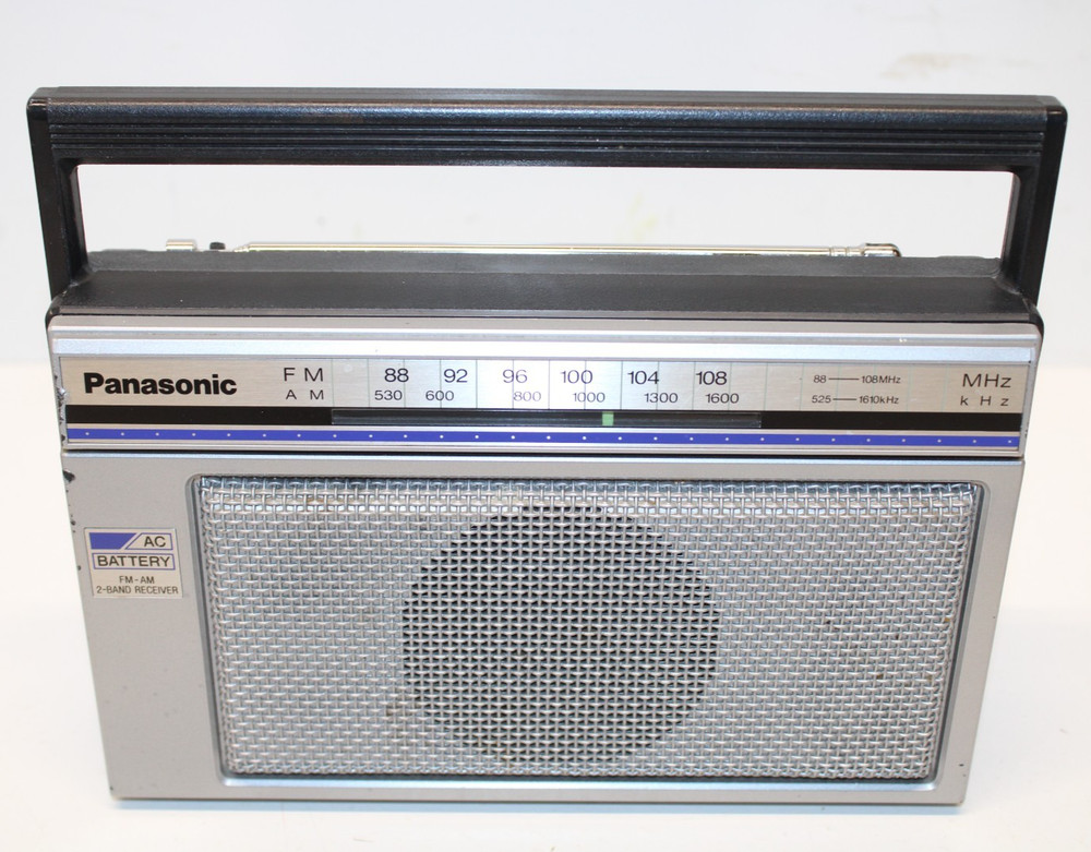 Vintage Panasonic RF-538A AM/FM Portable AC Battery Radio – Tested & Working