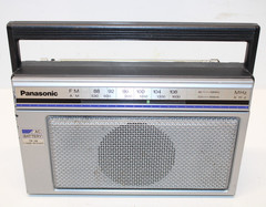 Vintage Panasonic RF-538A AM/FM Portable AC Battery Radio – Tested & Working