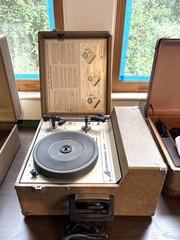 Vintage Audiotronics Record Player 304A For Parts or Repair READ
