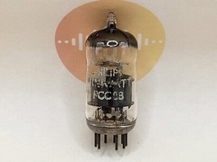 1x Philips PCC88 7DJ8 (6DJ8 equiv.) D-getter Pinched Waist -Heerlen, NL ’57 -NOS