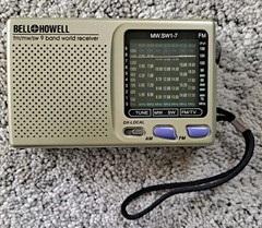 Vntg Bell & Howell FM/MW/SW 9 Band World Receiver Transistor Radio Portable