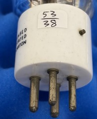 ONE RCA 801 / VT62 Tube / Graphite Plate White Base / TV7 Tested 53 Over 38