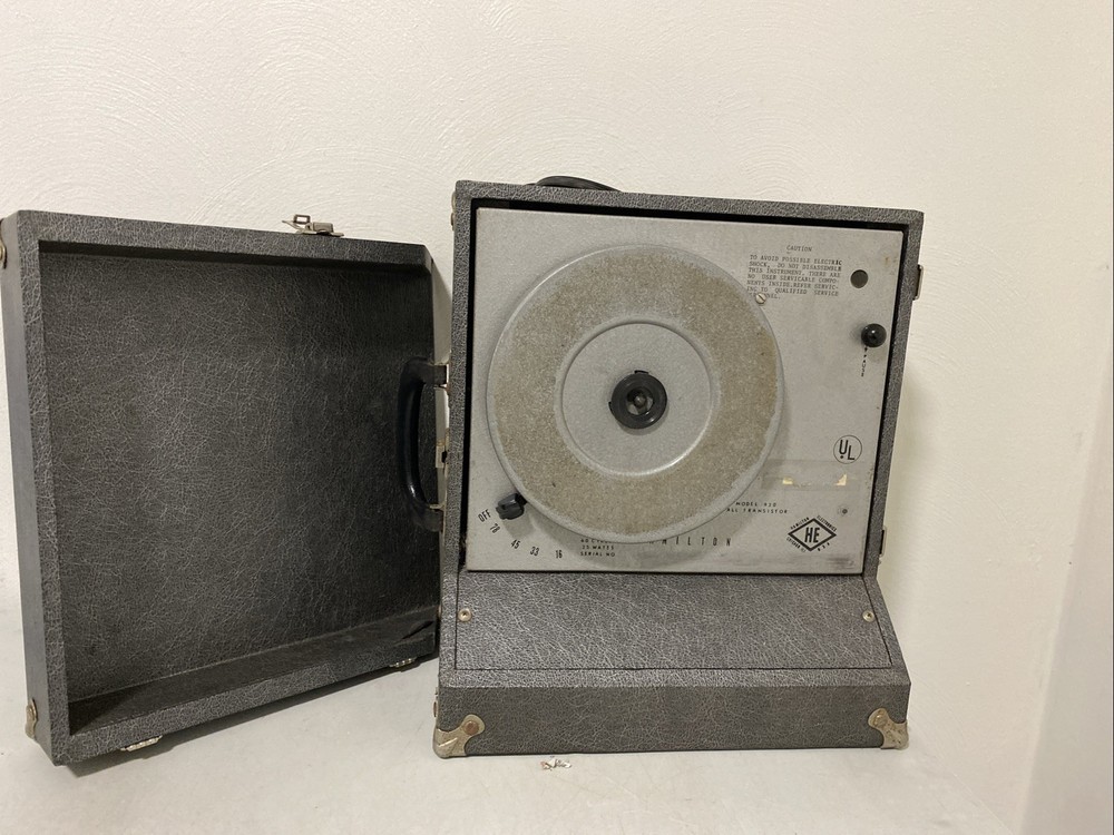 Vintage Hamilton Electronics Portable 4-Speed Record Player Model 920 UNTESTED