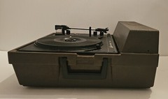 Vintage Audiotronics 326-V Portable Turntable In ” WORKING CONDITION! ” TESTED