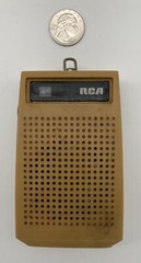 2 Vintage Hand Held Radios RCA & Magnavox AM 80 Battery Tested BOTH WORK