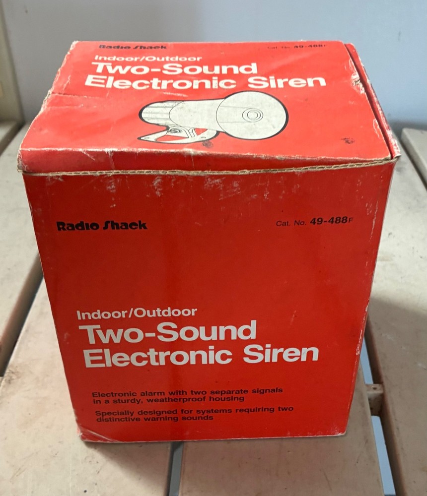 RADIO SHACK INDOOR/OUTDOOR TWO SOUND ELECTRONIC SIREN