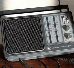 GE Vintage 4 Band TV/WB/AM/FM Radio Receiver 7-2945A Works/Good For Bad Weather