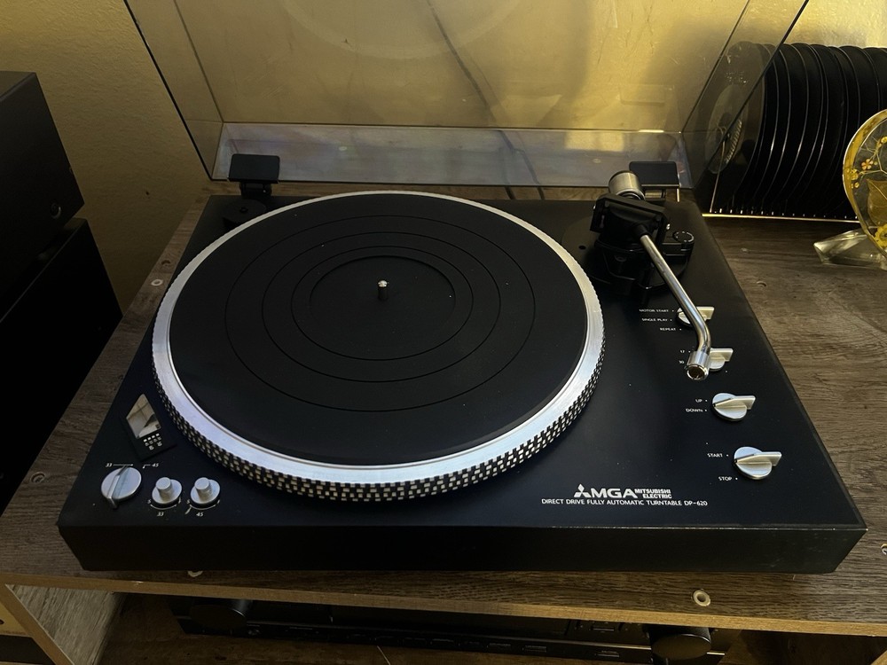 MGA Mitsubishi Direct Drive Fully Automatic DP-620 Turntable – Fully Functional