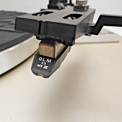 Vintage AKAI Belt Drive Turntable AP-B20 w/Auto Return