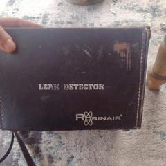 Vintage 1964 Hughes Aircraft Company ROBINAIR no. Ld-101 Leak Detector. Untested
