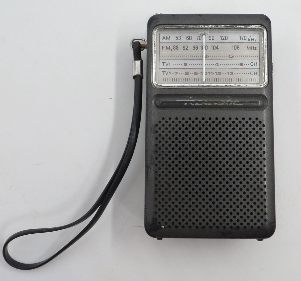 Vintage Realistic 12-614 AM FM TV1 TV2 Portable Radio Classic Antenna Tested Wor