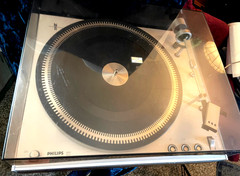 Great Condition Vintage Philips 212 Electronic Turntable -Cleaned and Serviced