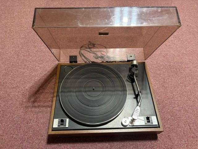 Kenwood KD-1033 Belt Drive Turntable