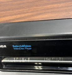 RCA CED SelectaVision Video Disc Player SGT 100 W – WORKS ; W/31 Movie Discs