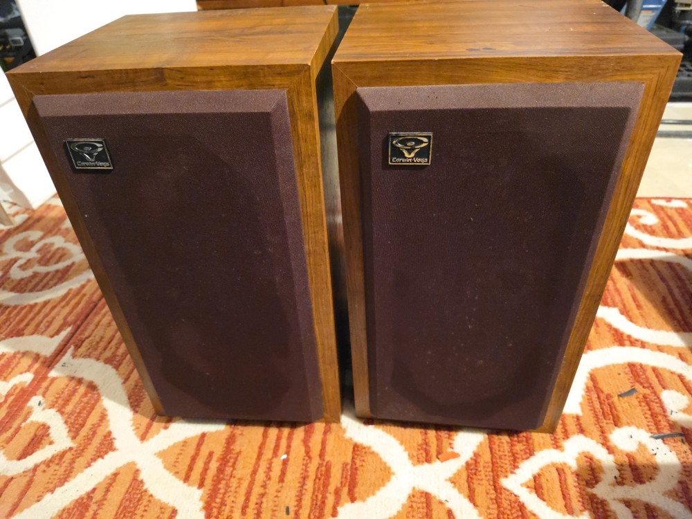 Cerwin Vega D-1 Bookshelf Speaker (Pair) Needs Foam