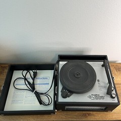 Hamilton Electronics Model 910 4-Speed Vintage Record Player – Works Plays