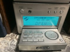 Aiwa Compact Disc Stereo System XR-M75 with sx-m95 Speakers Tested