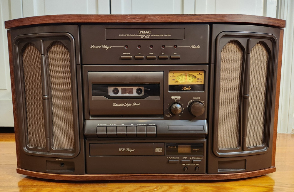 TEAC Model GF-330 Stereo Cassette Deck in Good Condition – Tested