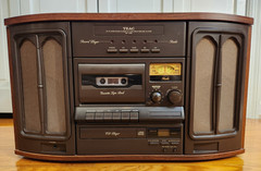 TEAC Model GF-330 Stereo Cassette Deck in Good Condition – Tested