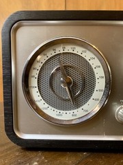CROSLEY RADIO – SOLO. AM/FM/AUX RECEIVER. MCM RETRO STYLE. Model Cr221