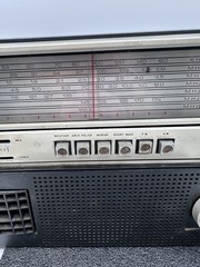 Vintage Sounddesign M#2673 Deluxe 7 Band Radio Pre-Owned Read Description