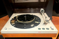 Philips GA- 212 Turntable. New Ortofon Omega 1eOne Owner. Very Good