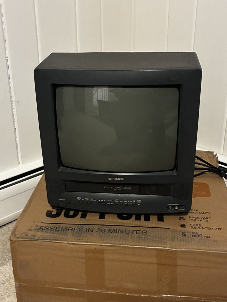 EXCELLENT VINTAGE SHARP MODEL 13VT-J100 TV/VCR COMBO, WORKS FOR GAMES, READ DESC