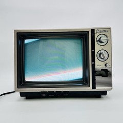 DEFECTIVE Vintage Quasar 10 CRT Color TV UP2133WW Wood Grain 1985 Retro G3D