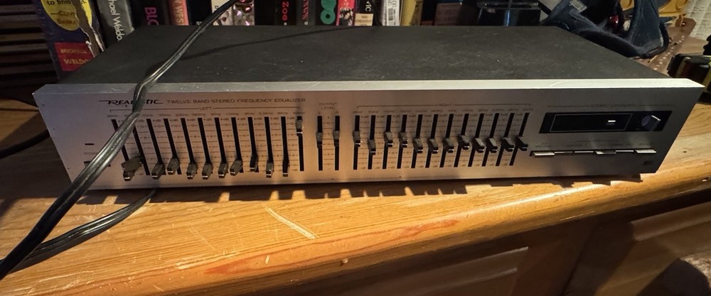 Realistic 12-Band Stereo Frequency Equalizer Model 31-2009 Vintage