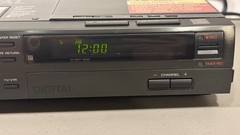 Sony 8 EV-S1 8mm digital w/remote -Powers up, doesn’t play on screen, see video