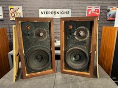 Acoustic Research AR-3 Oiled Walnut Iconic Speakers – Restored -with orig. Boxes