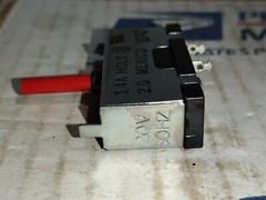NEW LITTELFUSE 815002 1.4A HOLD 2.0 TRIP Circuit Breaker 120V Fast Shipping