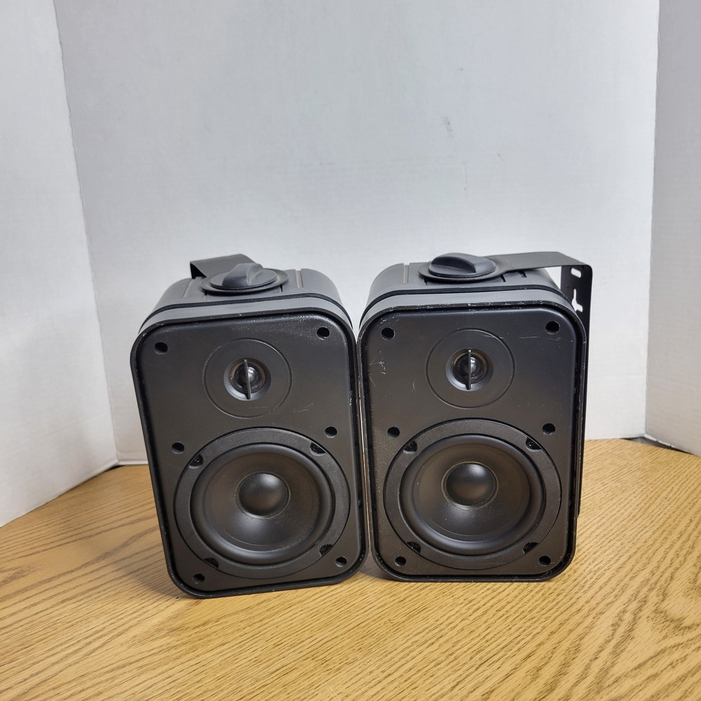 KLH M-Pro5 Indoor/Outdoor 5 -100 Watt 2 Speaker System with Brackets No Grills