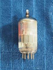 Used Amperex Philips Heerlen ECC88 6DJ8 Vacuum Tube ⊿6F3 Emission Tested 95/93