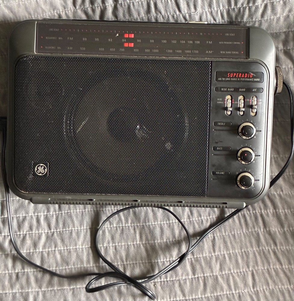 GE Vintage Superadio Long Range AM/FM Super Radio 7-2887A