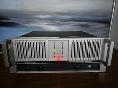 Crown SA2 Distinction Series Amplifier – PARTS OR RESTORATION NOT WORKING AS-IS