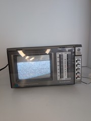 Vtg General Electric Spacemaker Color Television w/ AM/FM Radio 7-7650B Works
