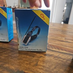 NIB VTG Shye Mini Headphone Radio HP-1000 AM/FM Stereo 80s Deadstock Silver.READ