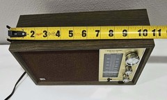 Realistic Model No. 12-689 MTA-8 Series AM/FM Radio Tested Works Great Condition