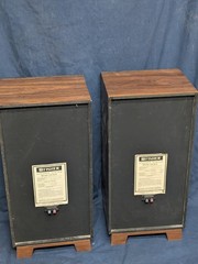 Fisher DS-810 3-Way Bass Reflex Hi-Fi Studio Standard 5-50W 8 OHM Speaker (Pair)