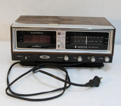 VTG Zenith Circle of Sound AM/FM Clock Radio Black R472 WORKS TV or MOVIE PROP