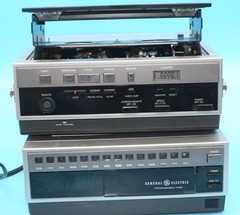 GE 1cvd3020x 1982 VCR and tv tuner portable unit VCR tested and working