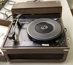 Vintage AudioTronics Model 304A Turntable – Speeds: 16, 33, 45, 78