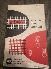 1954 RCA Receiving Tube Manual RC-17 – Vintage Technical Data Book