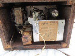 2 Antique 1929 Grigsby-Grunow Majestic Wood Pirate Chest Tube Radios Model 381