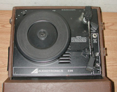VINTAGE AUDIOTRONICS 336 PORTABLE 4-SPEED CLASSROOM RECORD PLAYER TURNTABLE